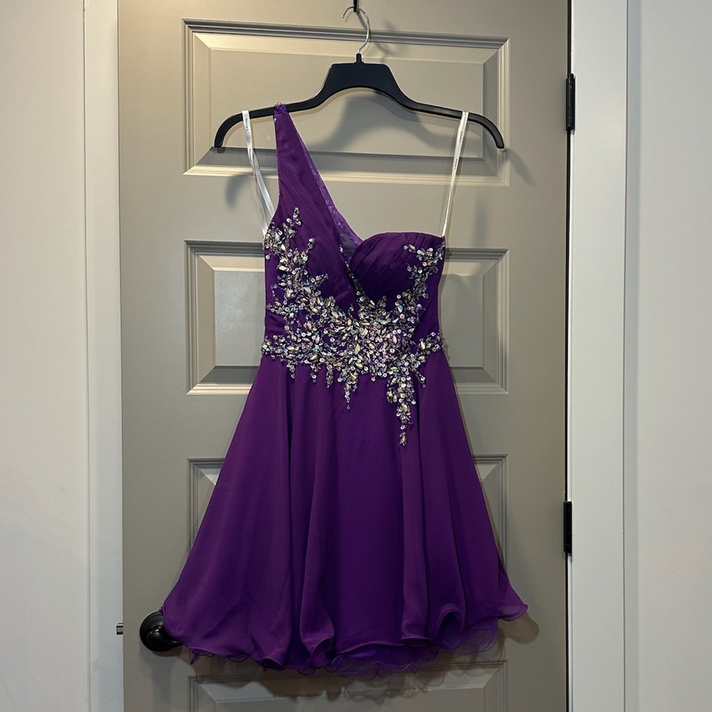 Hannah S. One Shoulder Beaded Homecoming Dress - Women’s 4
